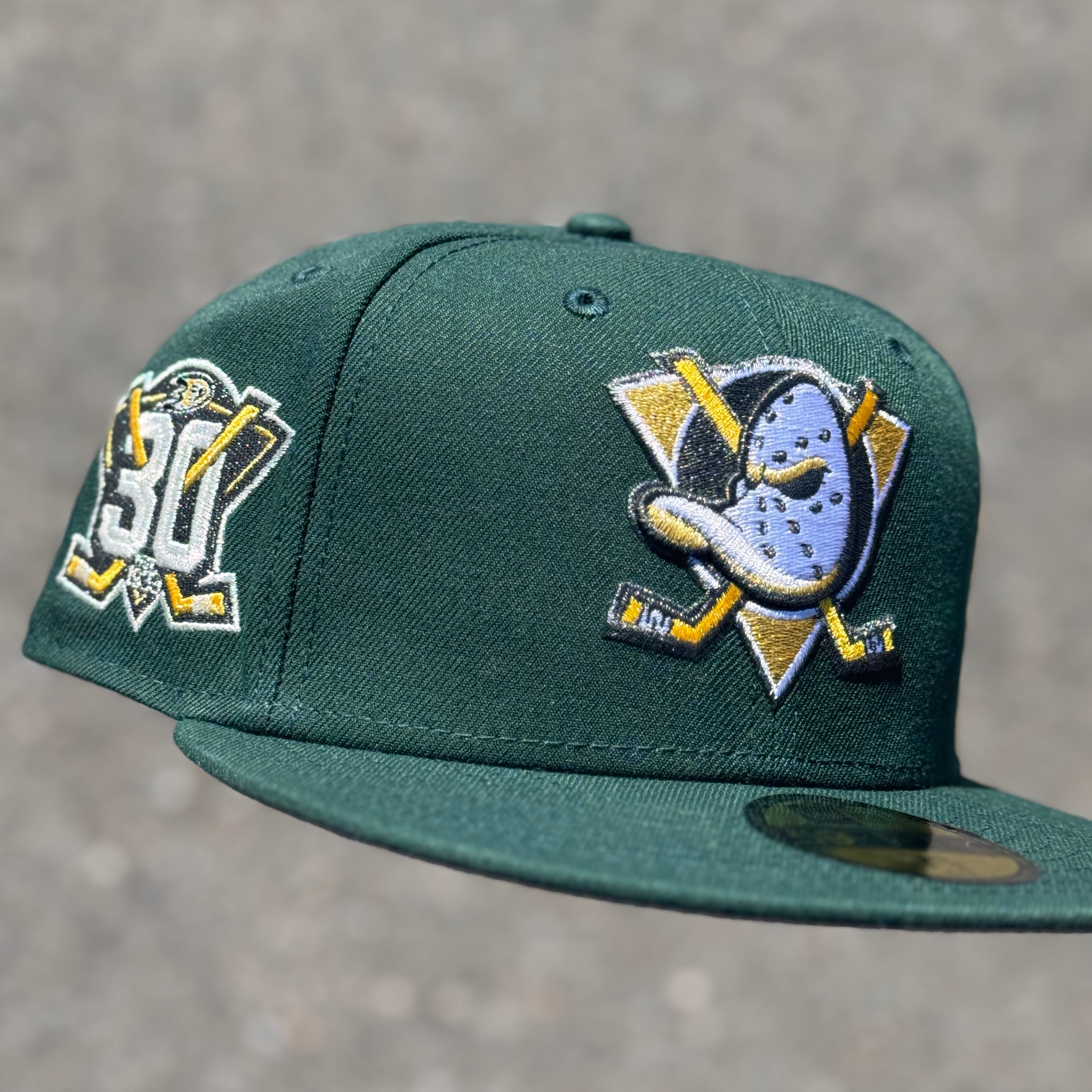 Anaheim Ducks 30th Anniversary 1993 Side Patch Fitted Hat New Era 5950 NHL (Dark Green / Metallic Black / Yellow / Gold / Grey)