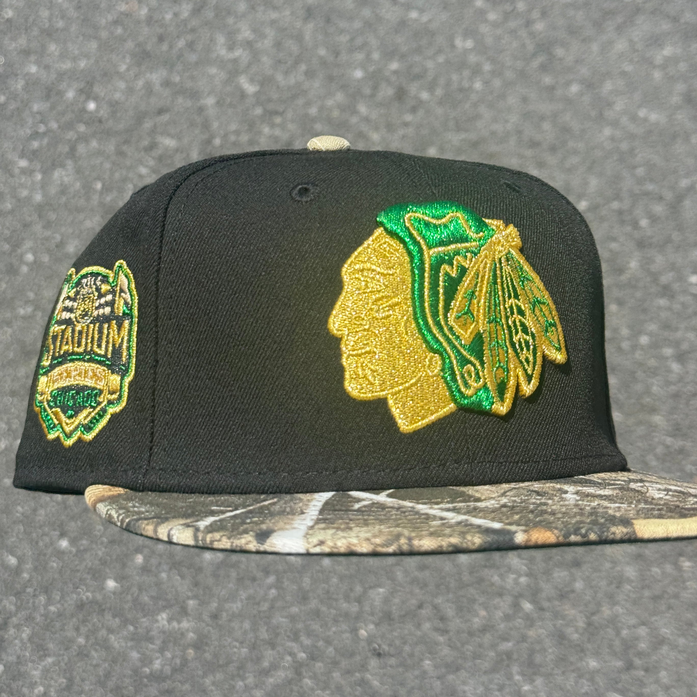 Chicago Blackhawks Real Tree Camo 2014 Stadium Series Side Patch NHL Fitted Hat New Era 5950 (Black/Real Tree Camo/Gold/Green)