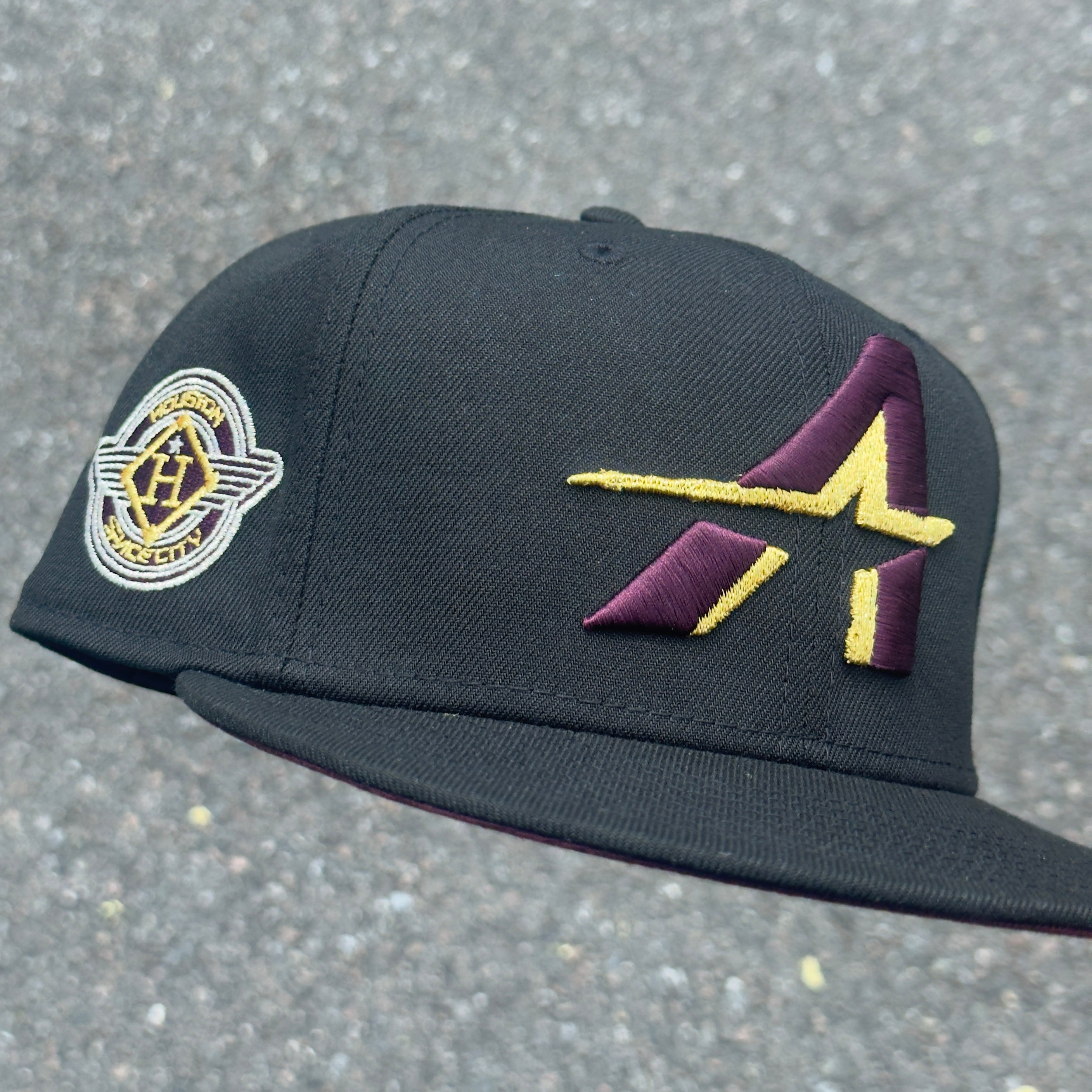 Houston Astros City Connect Space City Side Patch MLB Fitted Hat New Era 5950(Black/Gold/Burgundy)