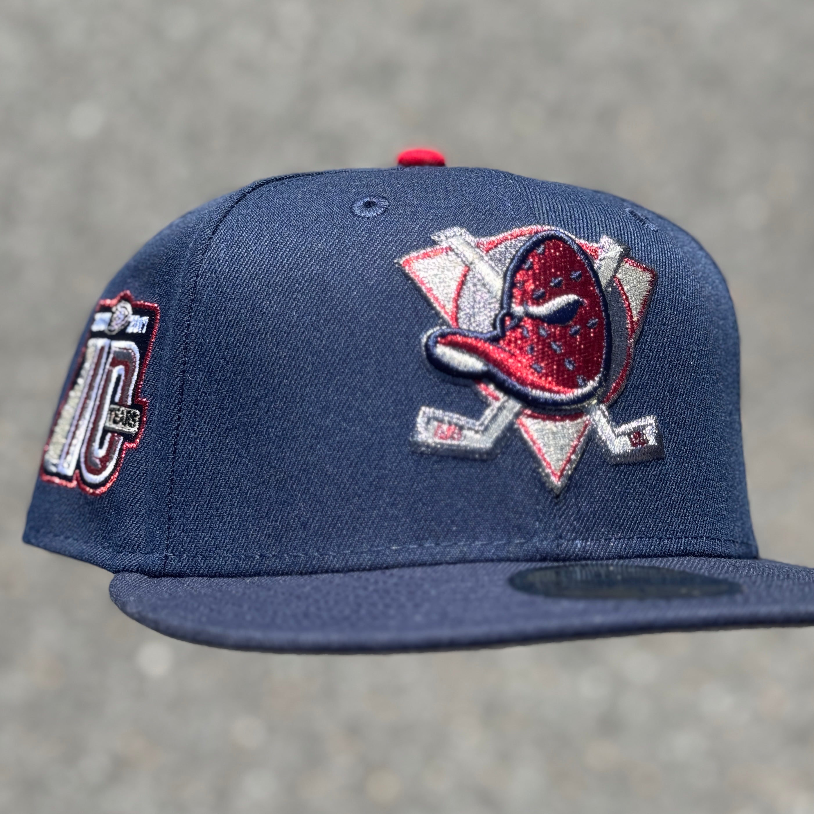 Anaheim Ducks 10 Years Side Patch Fitted Hat New Era 5950 NHL (Navy Blue / Metallic Red / Silver / White / Gray)