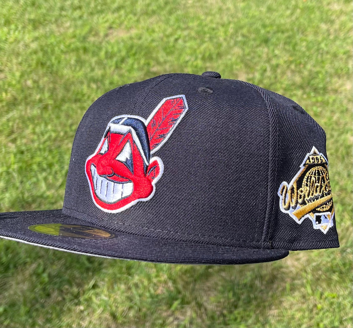 Cleveland Indians Chief Wahoo Banned logo 1995 World Series Fitted with patch on opposite side(Navy Blue) + Free Pin