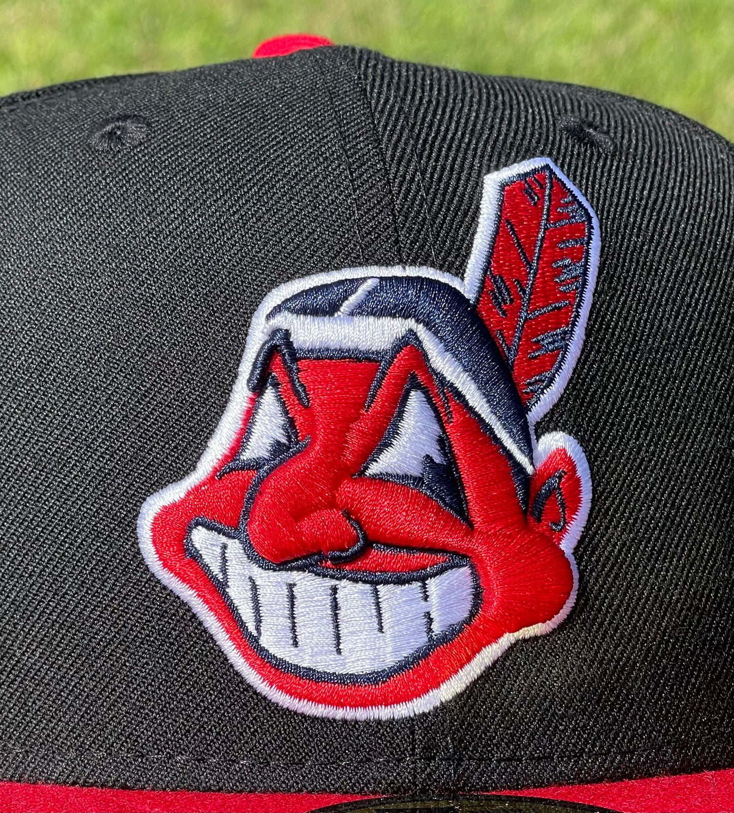 Cleveland Indians Chief Wahoo Banned Logo Two Tone 1995 World Series Fitted (Black/Red) + Free Pin