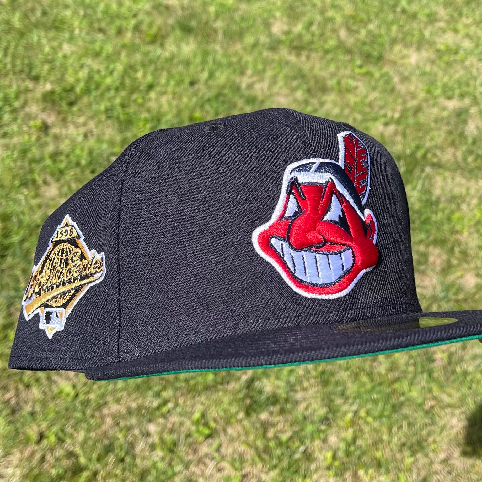 Cleveland Indians Chief Wahoo Banned logo 1995 World Series Fitted (Navy Blue/Gold/White/Green) + Free Pin