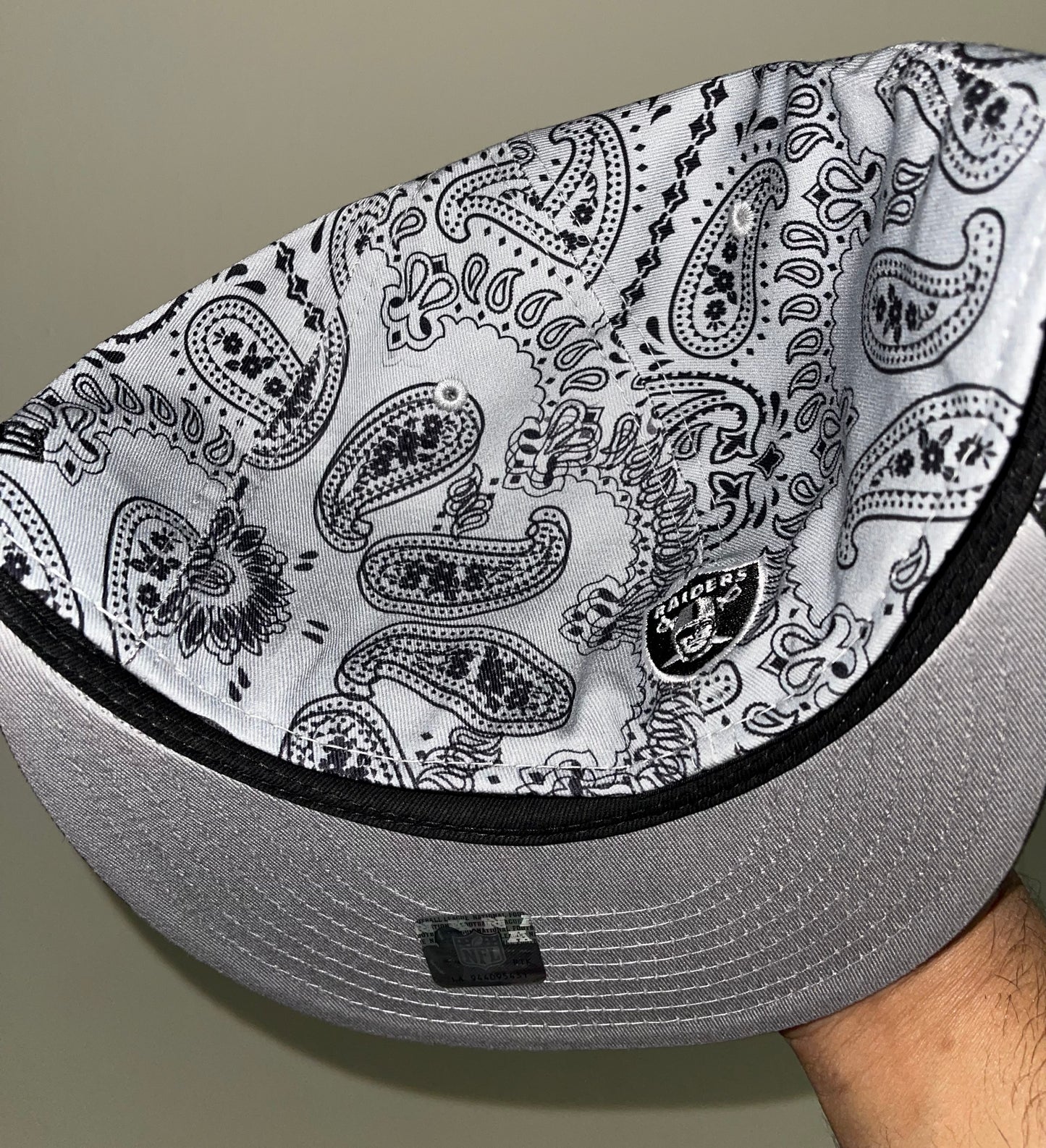 Oakland/Las Vegas Raiders NFL Draft 98 Side Patch Fitted Hat New Era 5950 (Paisley Black/Gray)