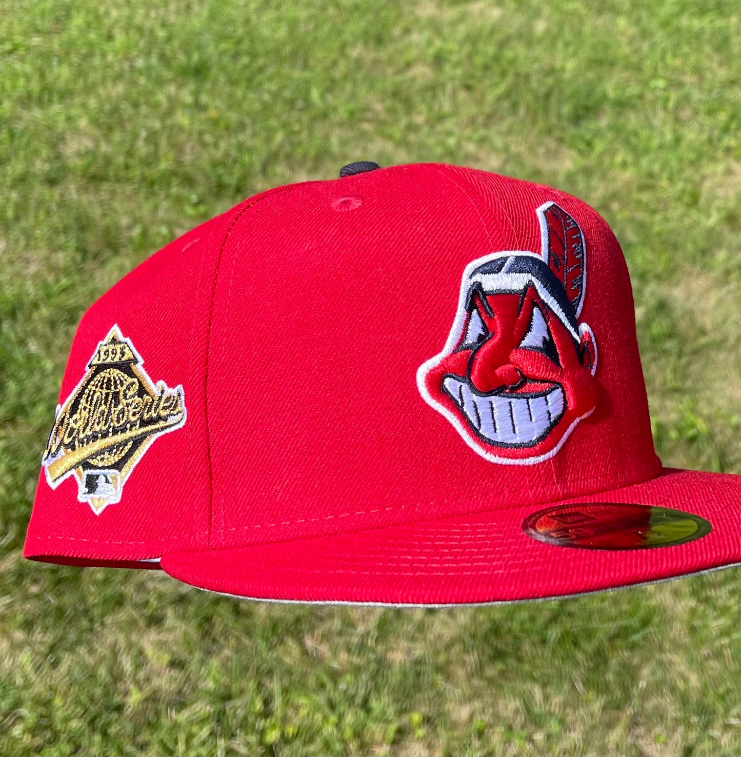 Cleveland Indians Chief Wahoo Banned Logo 1995 World Series Fitted (Red) + Free Pin