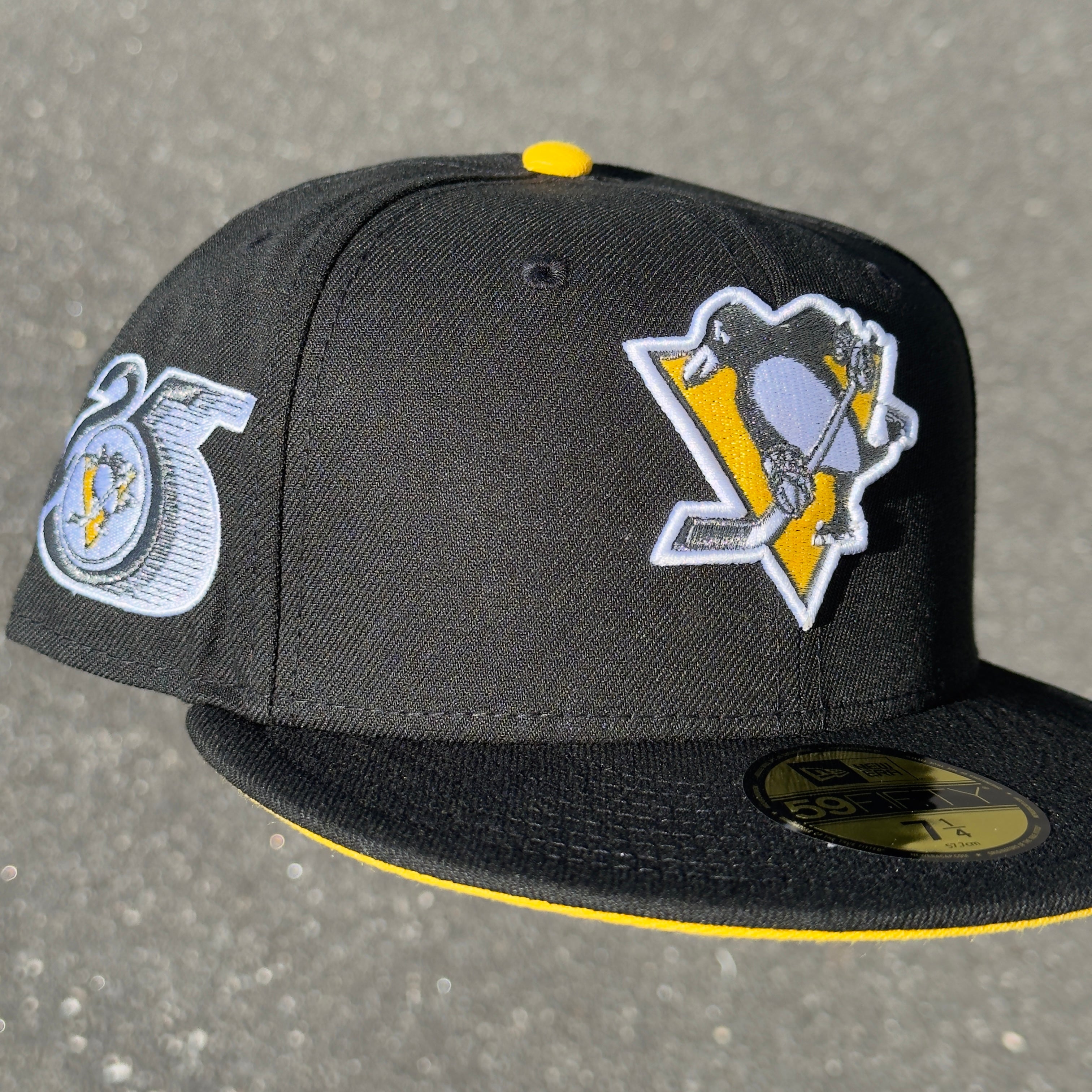 Pittsburgh Penguins 25th Anniversary Side Patch Fitted Hat New Era 5950 NHL (Black/Yellow/White/Silver/Gray)