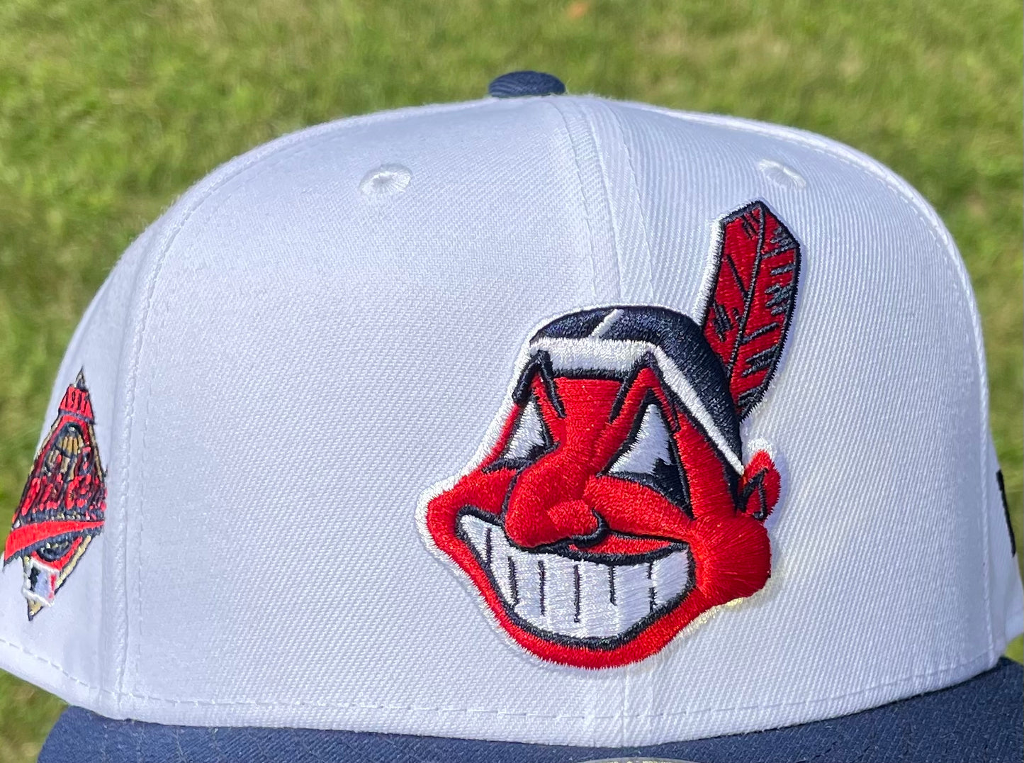 Cleveland Indians Chief Wahoo Banned Logo 1997 World Series Fitted (White/Navy) + Pin