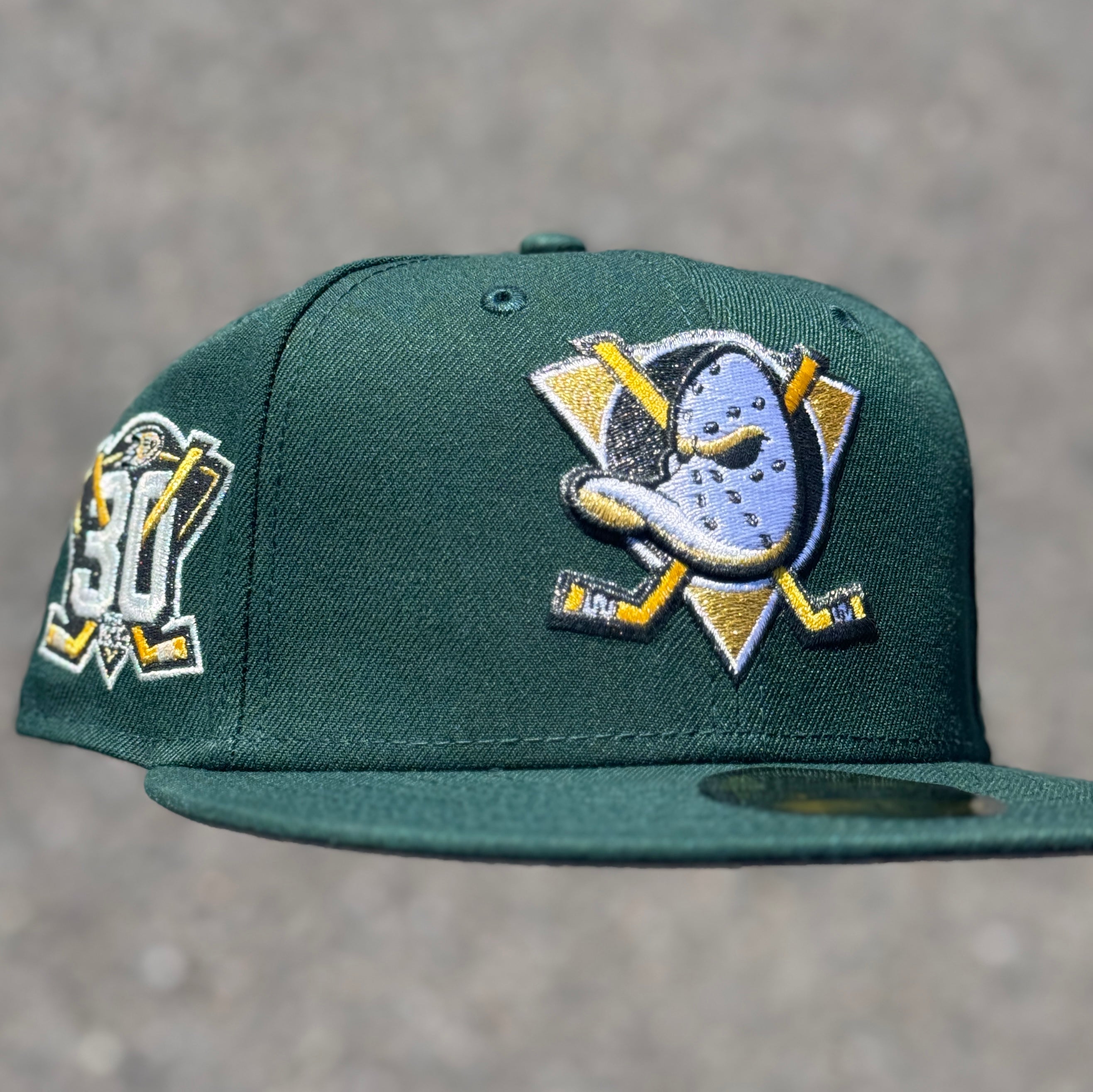Anaheim Ducks 30th Anniversary 1993 Side Patch Fitted Hat New Era 5950 NHL (Dark Green / Metallic Black / Yellow / Gold / Grey)