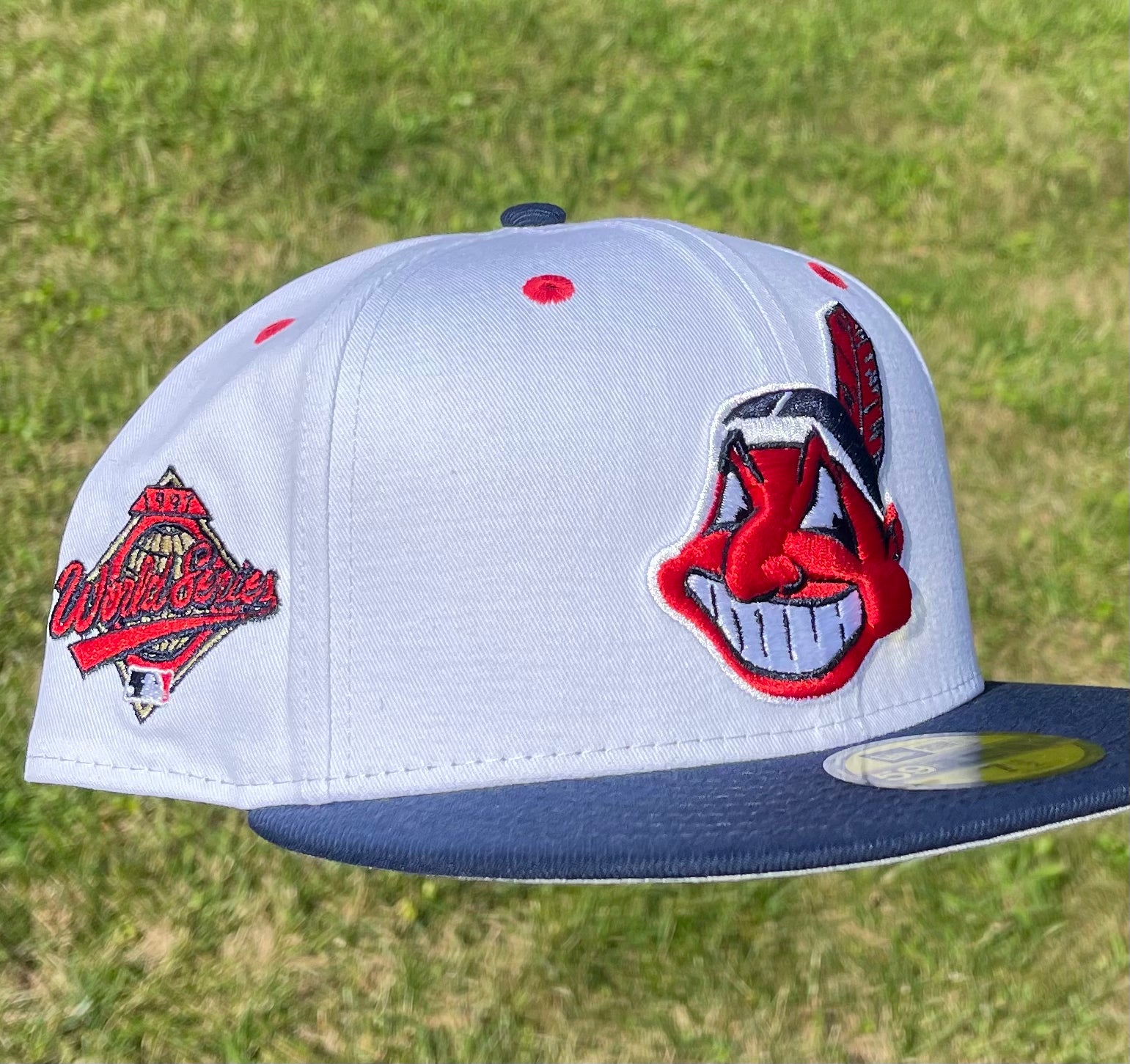 Cleveland Indians Chief Wahoo 1997 World Series Side Patch Fitted Hat New Era 5950 (White/Red/Navy Blue/Gold/Gray) + Free Pin