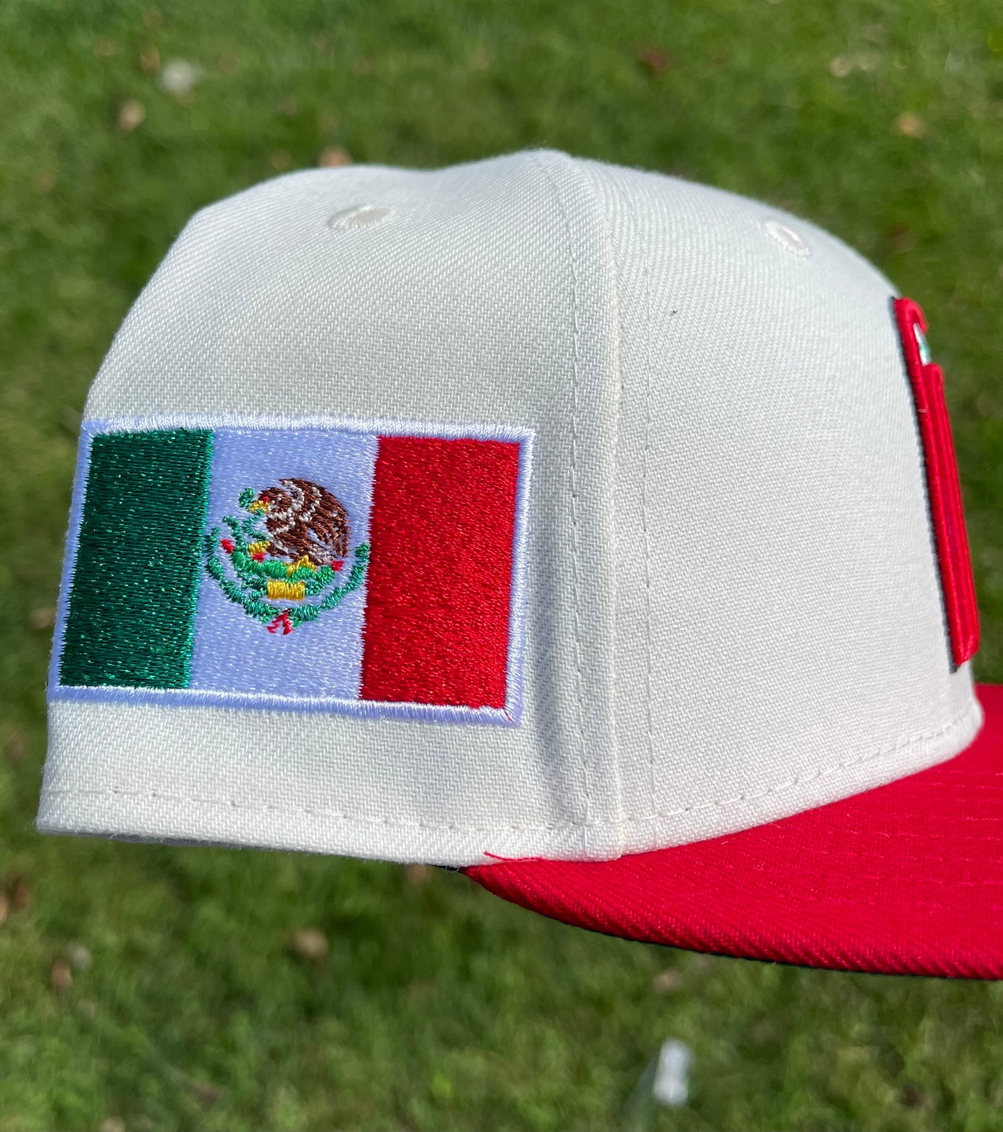 Mexico 2023 World Baseball Classic Fitted Hat (Off White/Red)